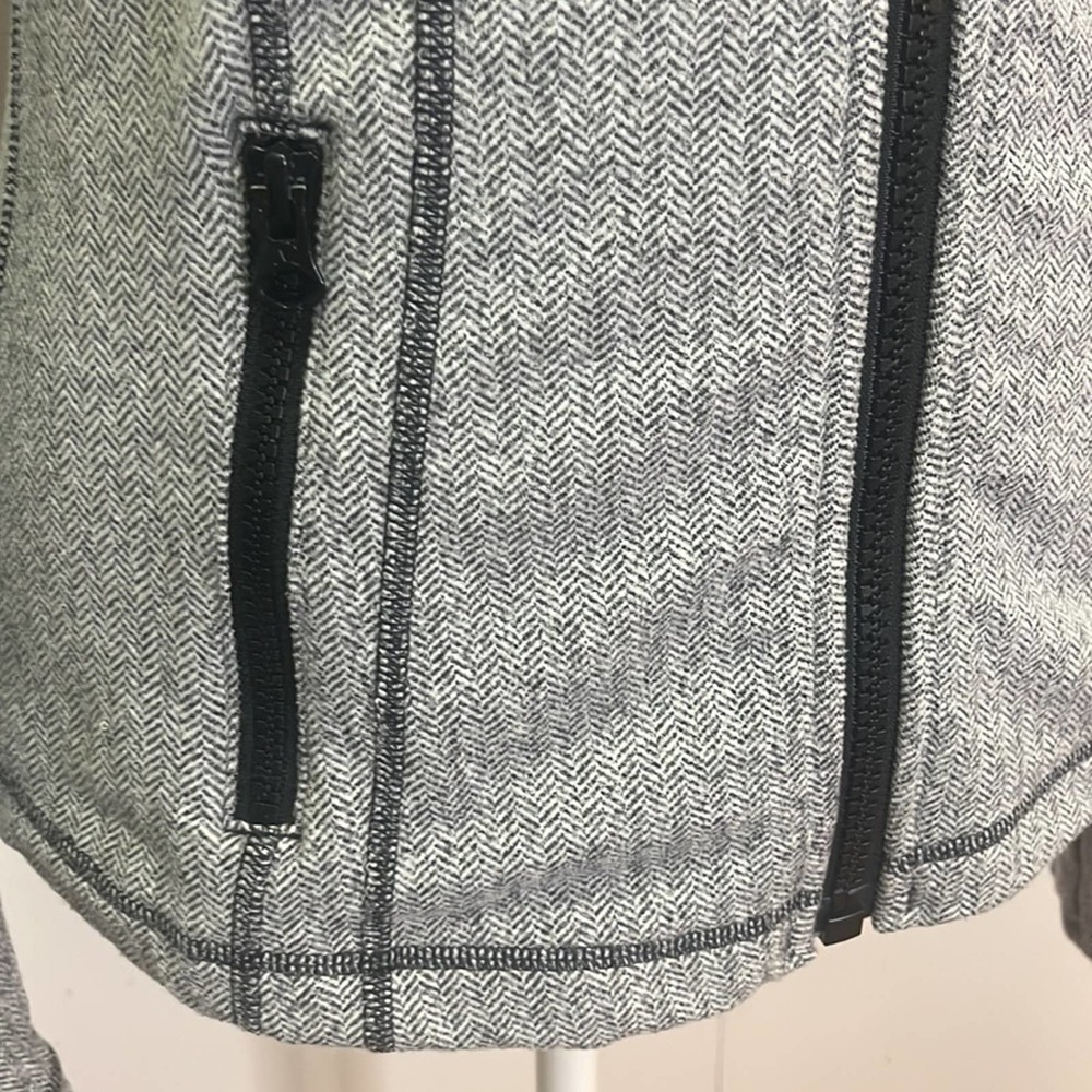 Lululemon divine jacket herringbone 8 - Picture 7 of 12